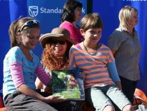 Jane Griffiths and the girls from Letsema Home School and their cool prize from Jane Griffiths